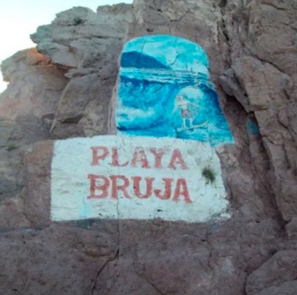 Piedra con el nombre de playa bruja, Mazatlán, noticia hoteles Palace